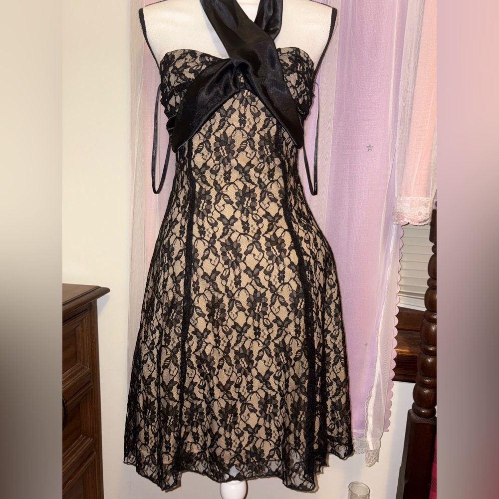 Intrigue Strapless Cocktail Dress Size 4 - Picture 3 of 8